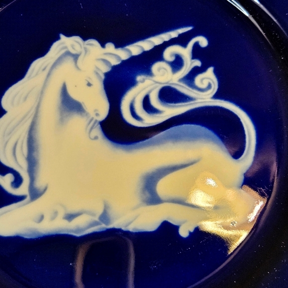Vintage Takahashi San Francisco Porcelain Unicorn Cobalt Art Plate 7.5” Set of 2 - Picture 2 of 5